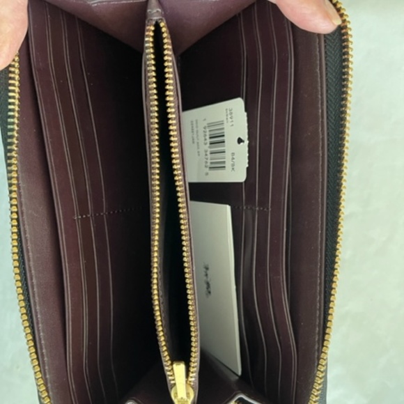 Coach Black Quilt Leather Zip Around Continental Wallet Acc Zipper card Case New - Picture 2 of 2